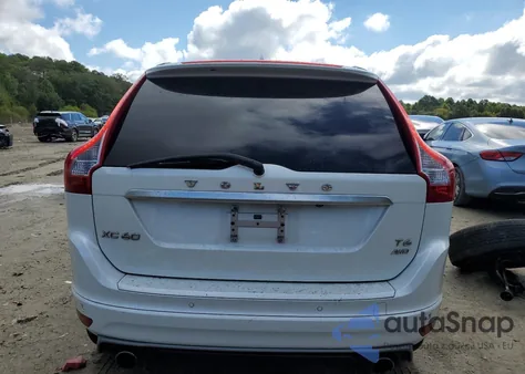 2016 Volvo Xc60 T6 R-Design из США, поврежденный, VIN YV449MRP2G2868348